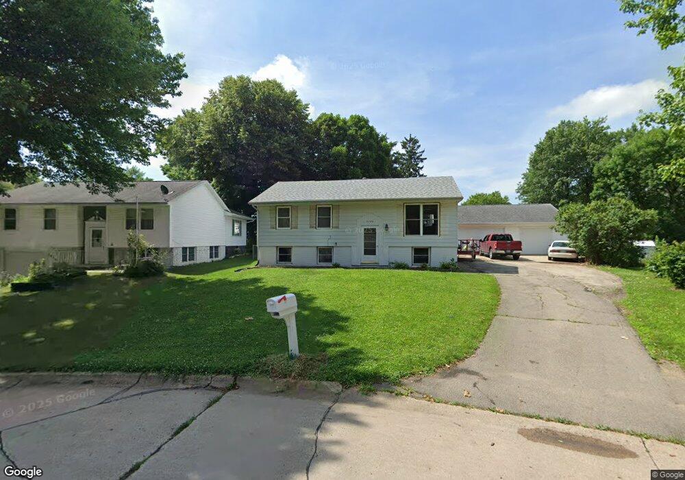 3226 Huxley Ln SW, Cedar Rapids, IA 52404 - photo 1