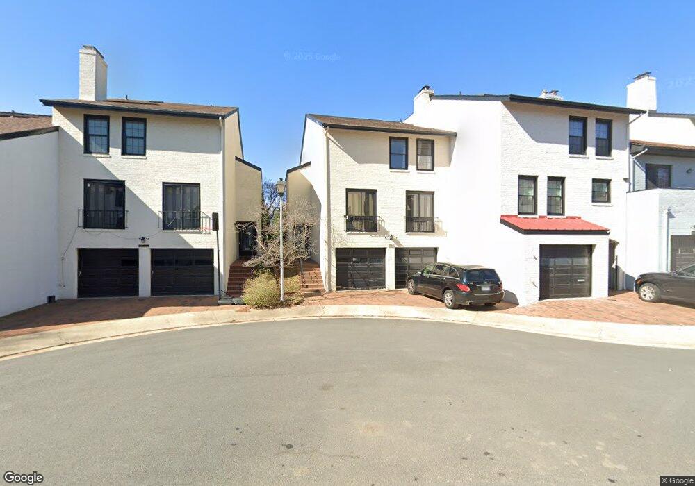 2048 N Abingdon St, Arlington, VA 22207 - photo 1