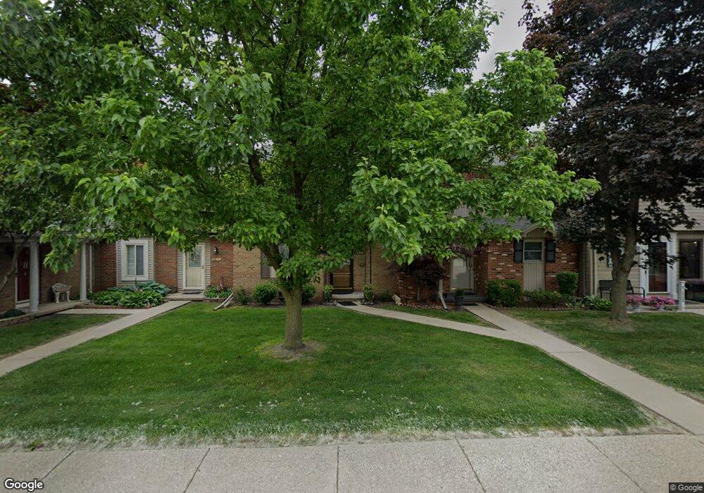 1135 River Hill Ct unit 27, Flint, MI 48532 - photo 1