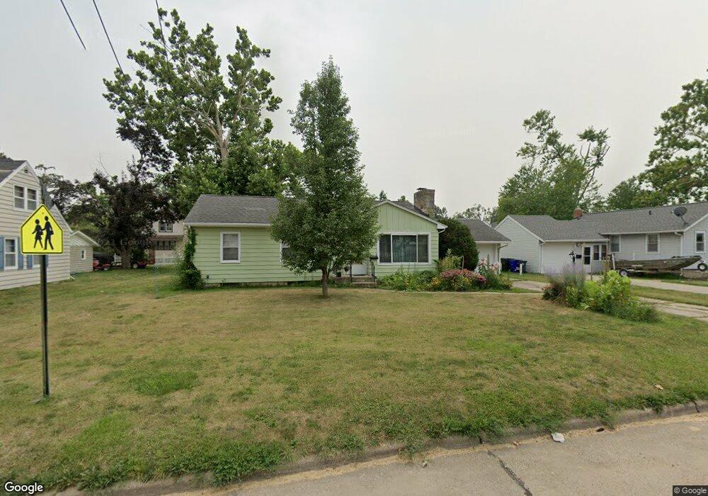 255 25th Ave SW, Cedar Rapids, IA 52404 - photo 1