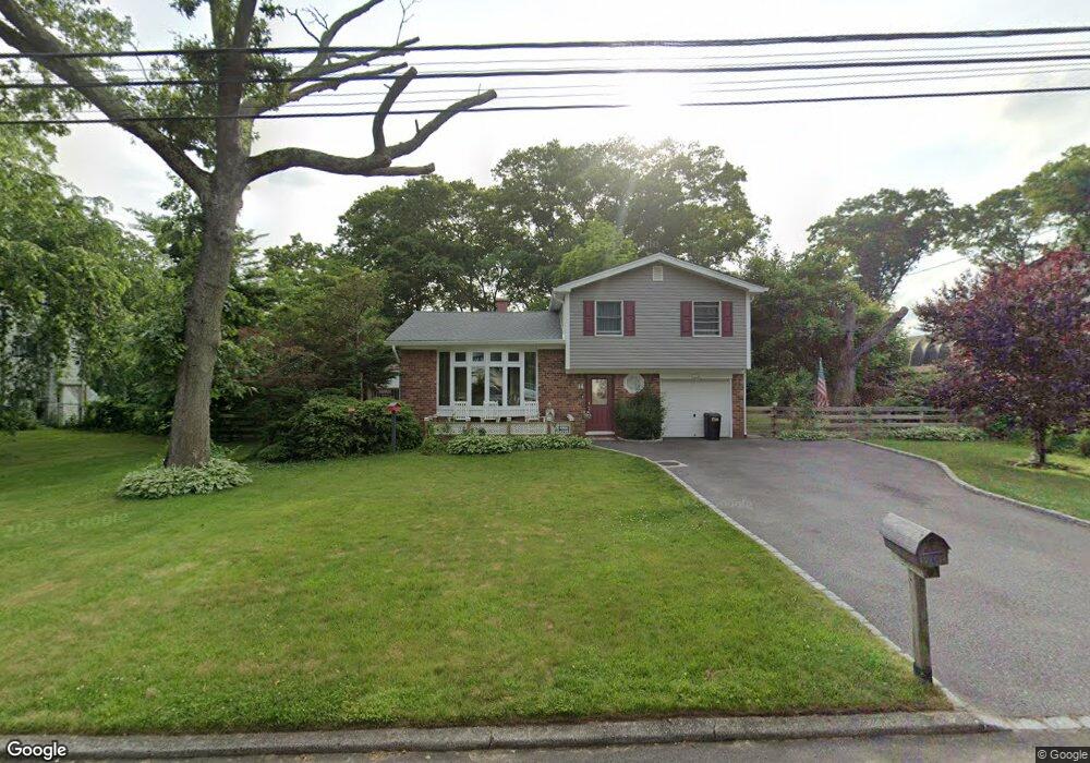 14 Don Ln, Hauppauge, NY 11788 - photo 1