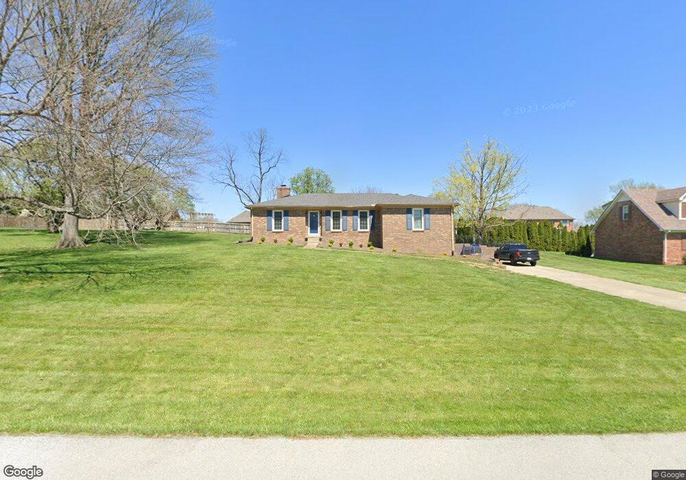 2208 Autumnview Ln, Frankfort, KY 40601 - photo 1