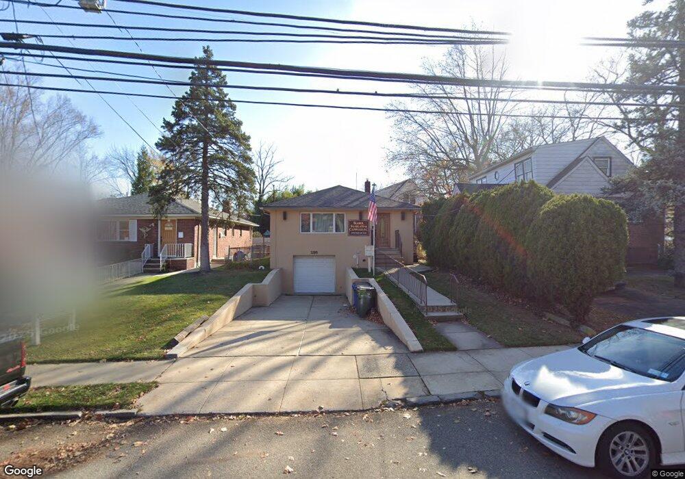 1298 Victory Blvd, Staten Island, NY 10301 - photo 1