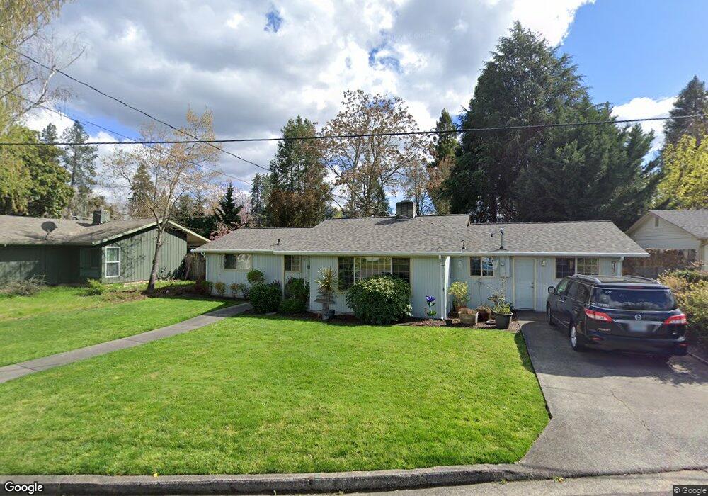 715 NE Riddle Dr, Grants Pass, OR 97526 - photo 1