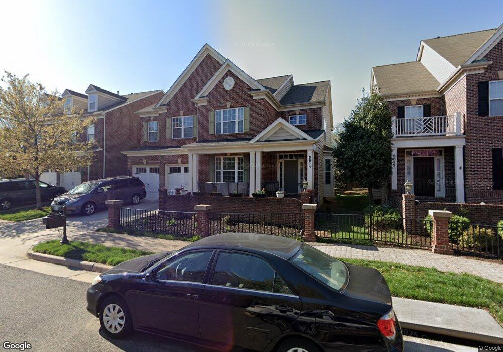 5814 Falls Gate Ct, Falls Church, VA 22041 - photo 1