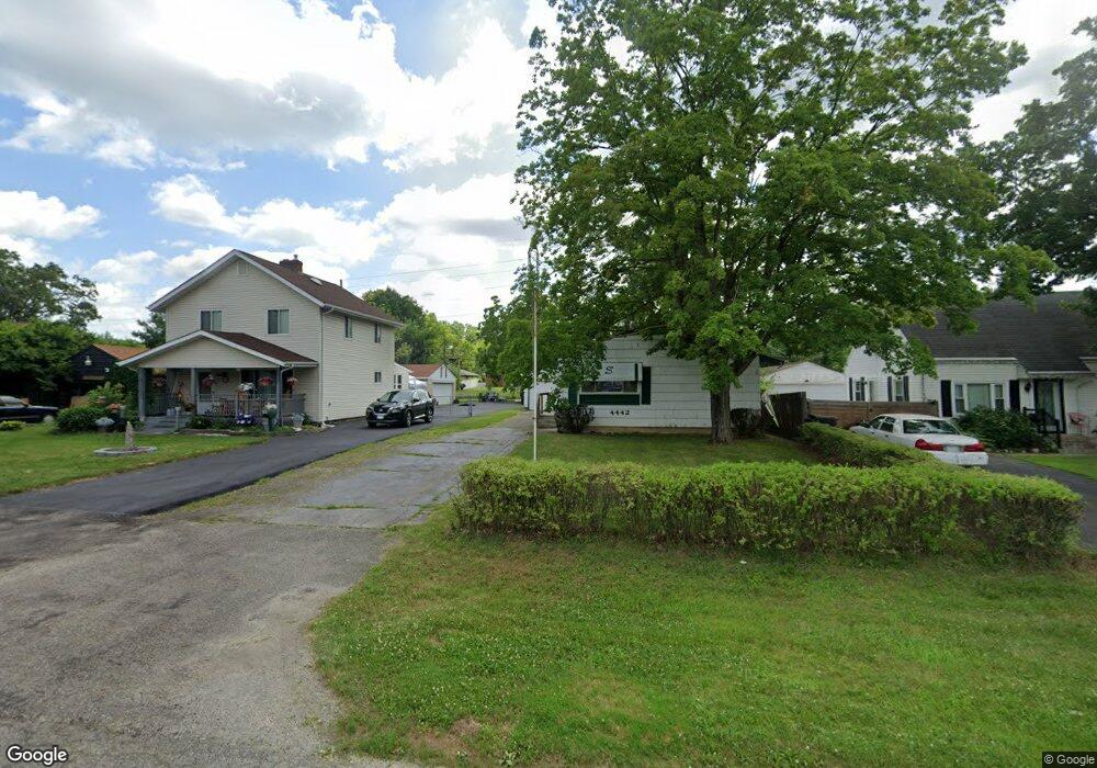 4442 N 4th St, Columbus, OH 43224 - photo 1