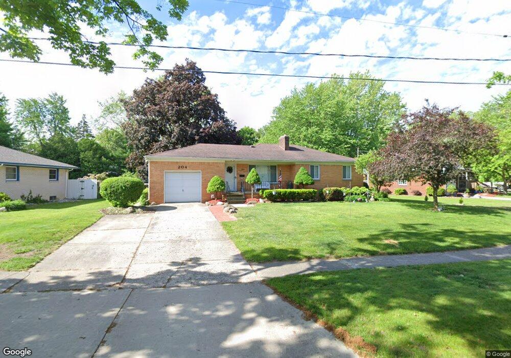204 Circle Dr, Flushing, MI 48433 - photo 1
