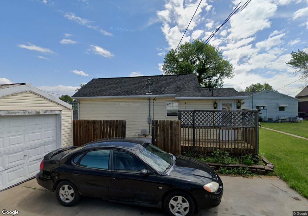 1606 M St SW, Cedar Rapids, IA 52404 - photo 1