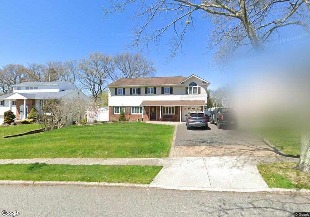 11 Chatham Rd, ComMacK, NY 11725 - photo 1