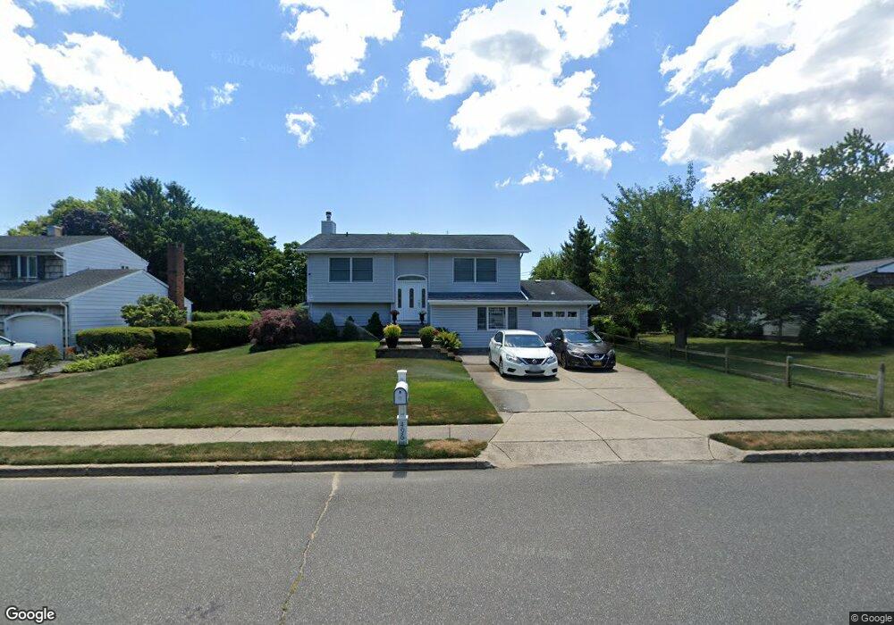 496 Greenbelt Pkwy, Holtsville, NY 11742 - photo 1