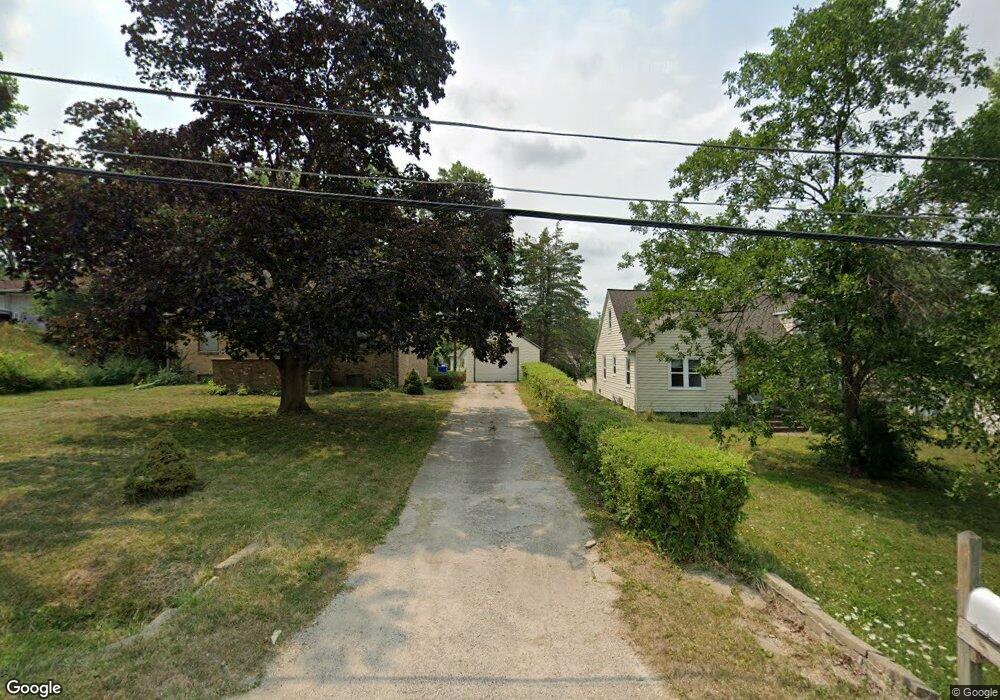 310 Foote St SW, Cedar Rapids, IA 52404 - photo 1