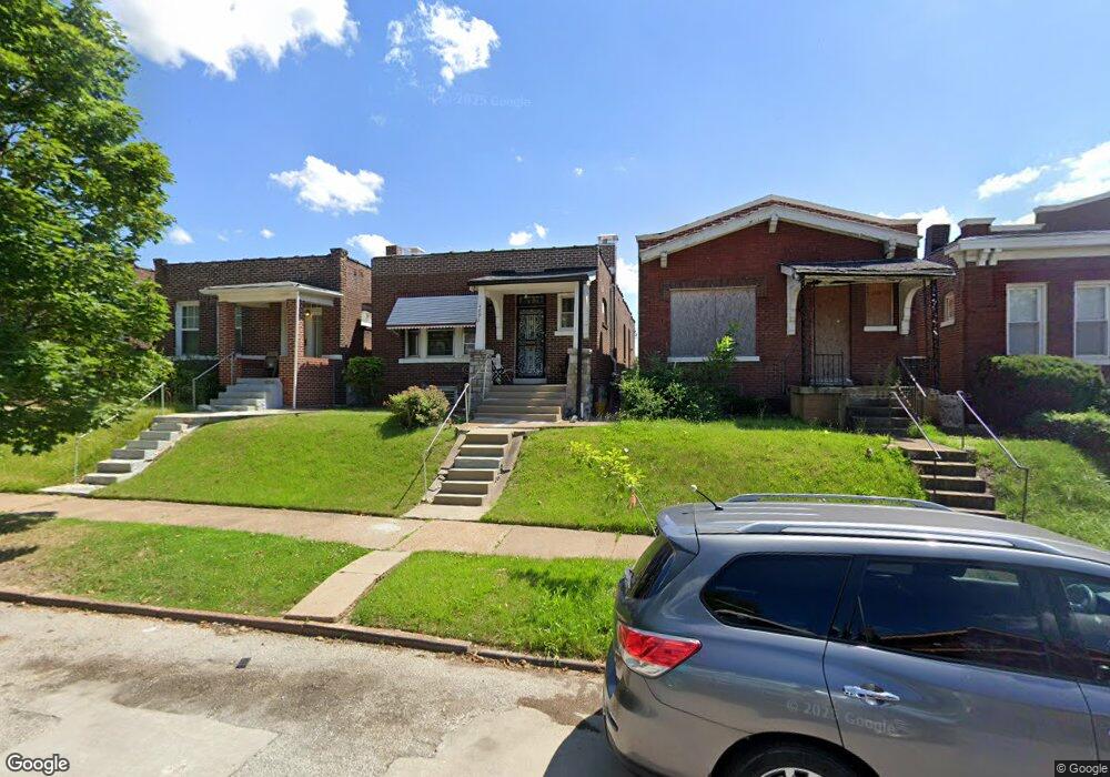 4892 Margaretta Ave, Saint Louis, MO 63115 - photo 1