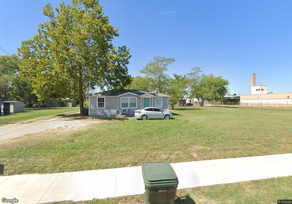 828 N Owalla Ave, Claremore, OK 74017 - photo 1