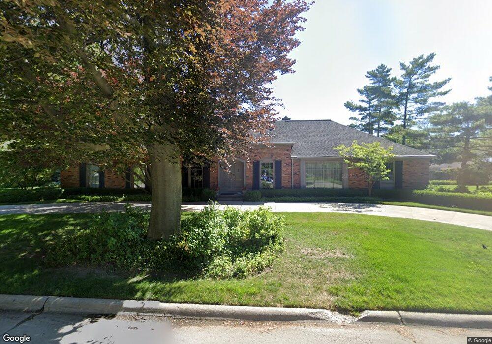 14 Cameron Place, Grosse Pointe, MI 48230 - photo 1