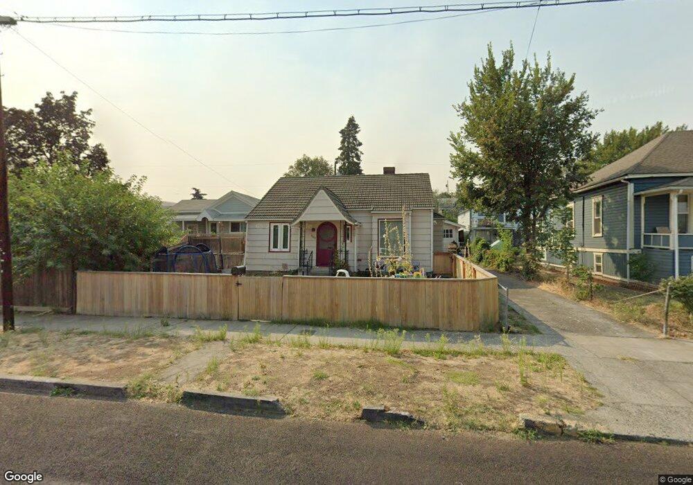 908 E 8th St, the Dalles, OR 97058 - photo 1