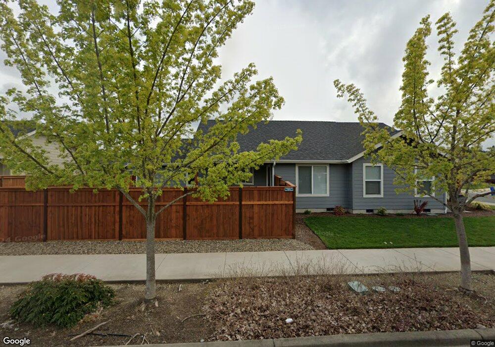 1517 Raydean Dr, Grants Pass, OR 97527 - photo 1