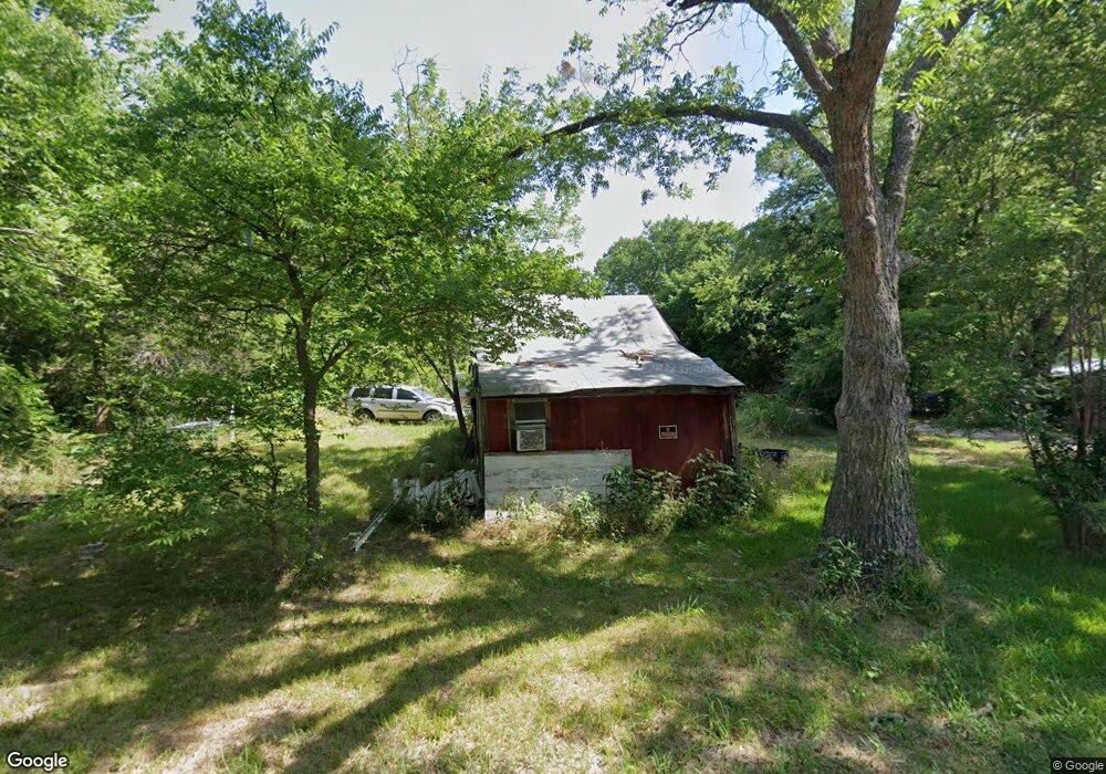 902 Benton St, Bonham, TX 75418 - photo 1