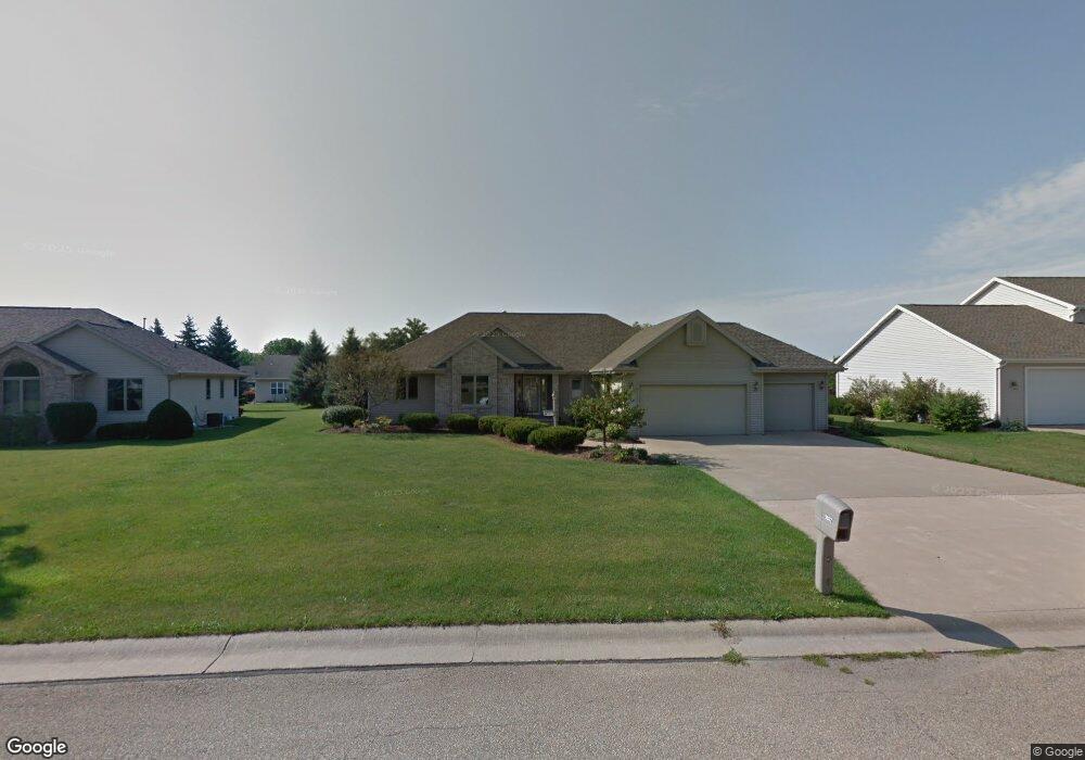 W5937 Daisy Ct, Appleton, WI 54915 - photo 1