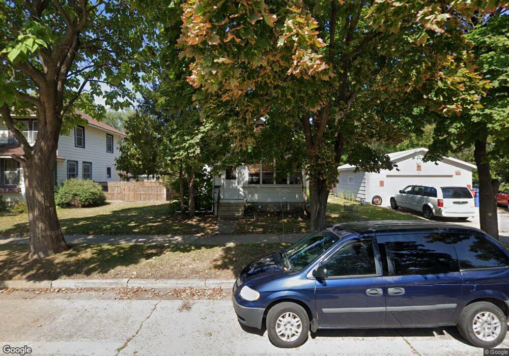 960 960 W 7th, Winona, MN 55987 - photo 1