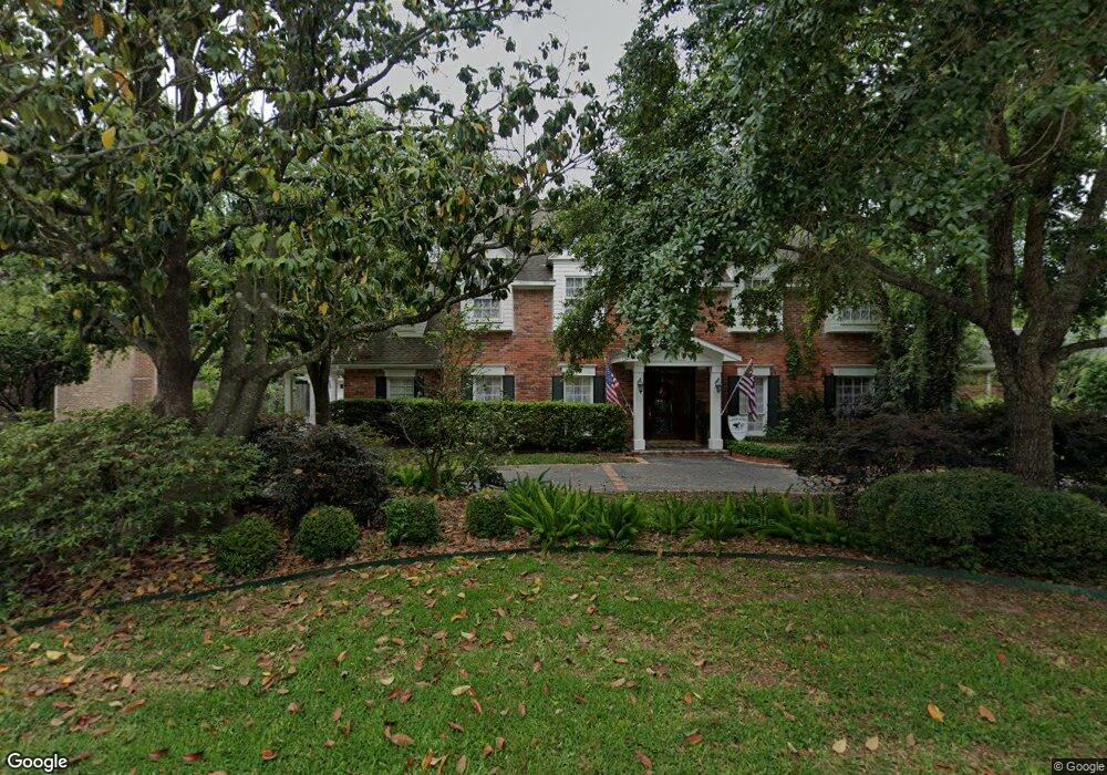 619 Stoneleigh Dr, Houston, TX 77079 - photo 1