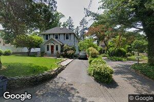 94 Glenwood Rd, Glenwood Landing, NY 11547