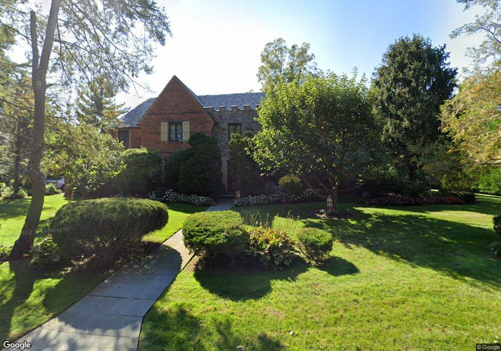 15 Brookside Dr, Manhasset, NY 11030 - photo 1