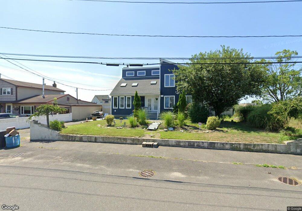 12 Roneck Ct, Shirley, NY 11967 - photo 1