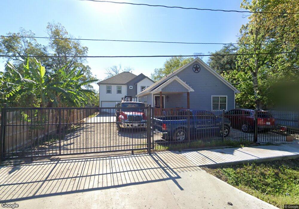 2009 Wavell St unit 2, Houston, TX 77088 - photo 1