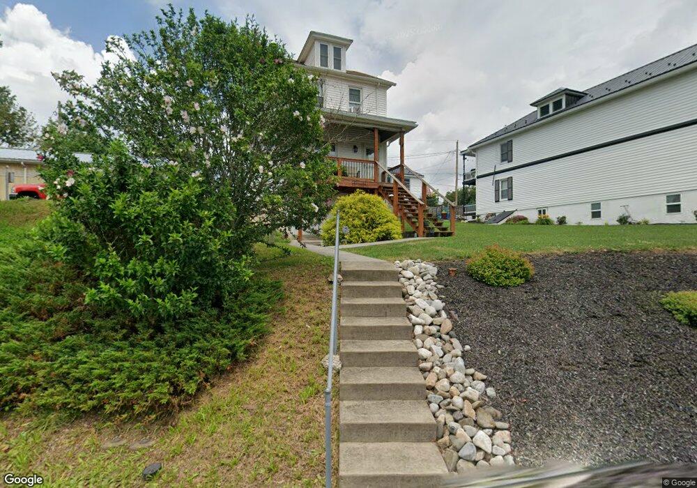 305 Maple Ave, Pottsville, PA 17901 - photo 1