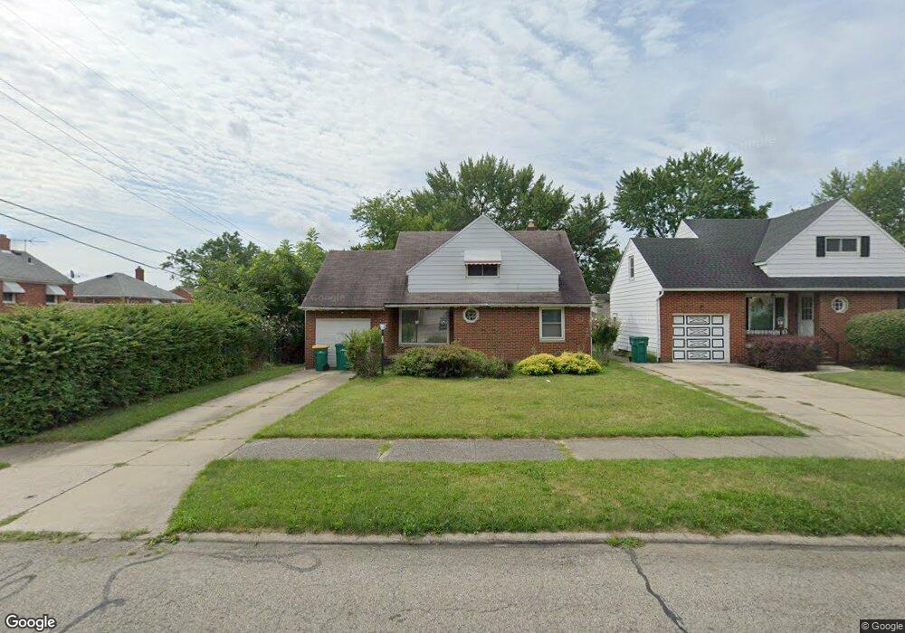 18400 Dalewood Ave, Maple Heights, OH 44137 - photo 1