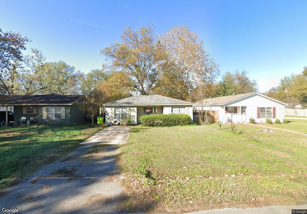 1204 S Wood St, Stuttgart, AR 72160 - photo 1