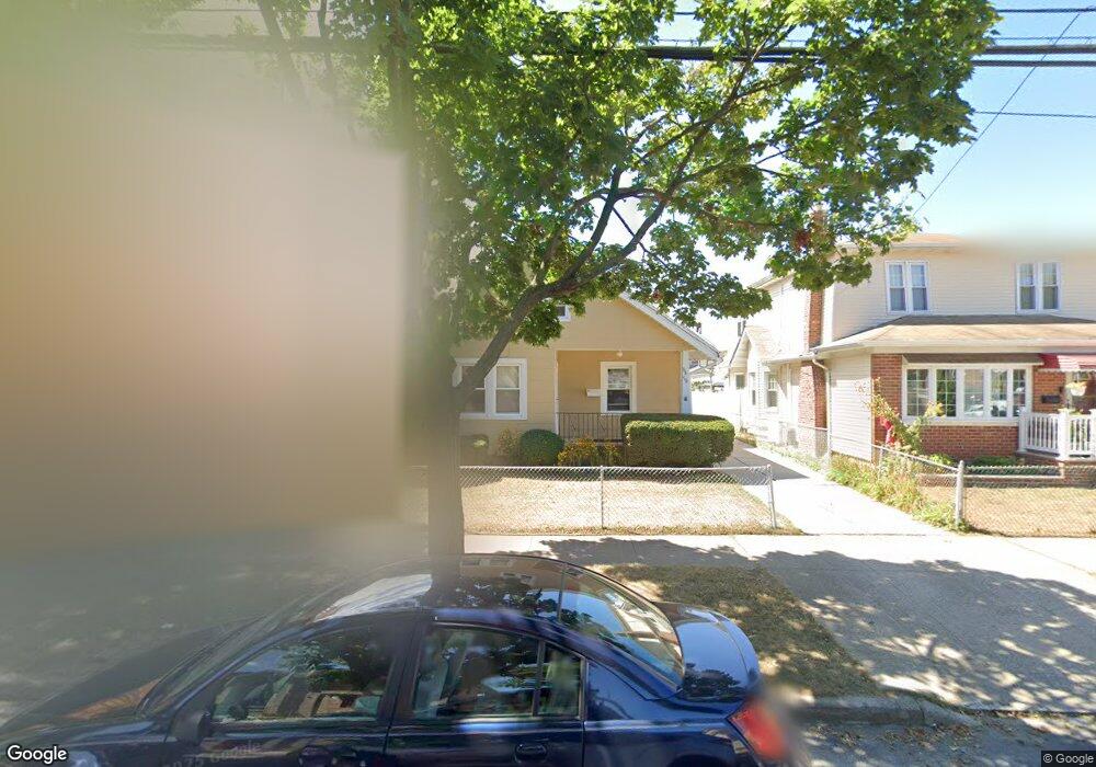 8450 260th St, Floral Park, NY 11001 - photo 1