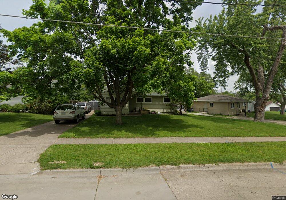 2728 Wedgewood Rd, Des Moines, IA 50317 - photo 1