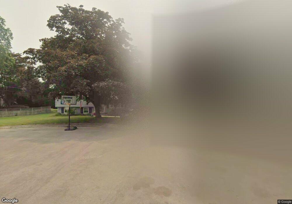 120 Bel Air Ln, Fairfield, CT 06824 - photo 1