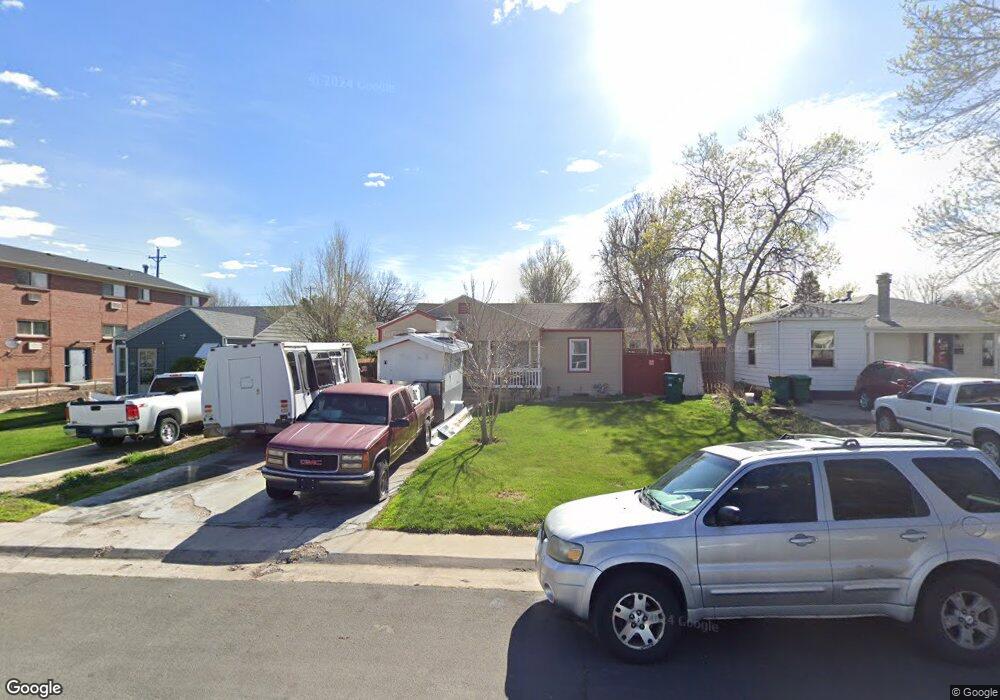 1372 Hanover St, Aurora, CO 80010 - photo 1