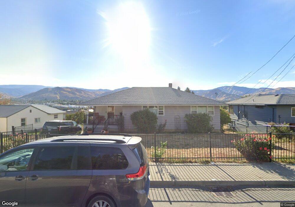 916 N Baker Ave, East Wenatchee, WA 98802 - photo 1