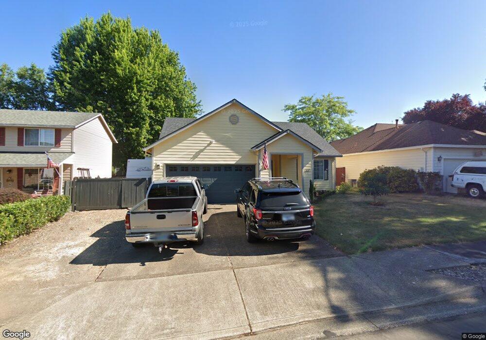 305 E Myrtlewood Ct, Newberg, OR 97132 - photo 1