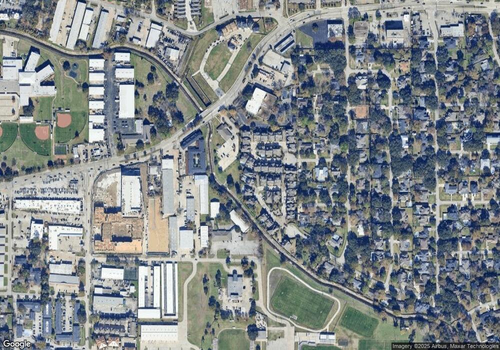 1635 Pinot Cir, Houston, TX 77055 - photo 1