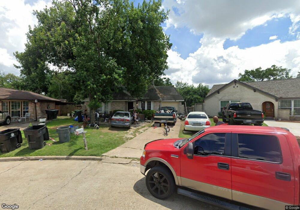 4547 Oak Shadows Dr, Houston, TX 77091 - photo 1