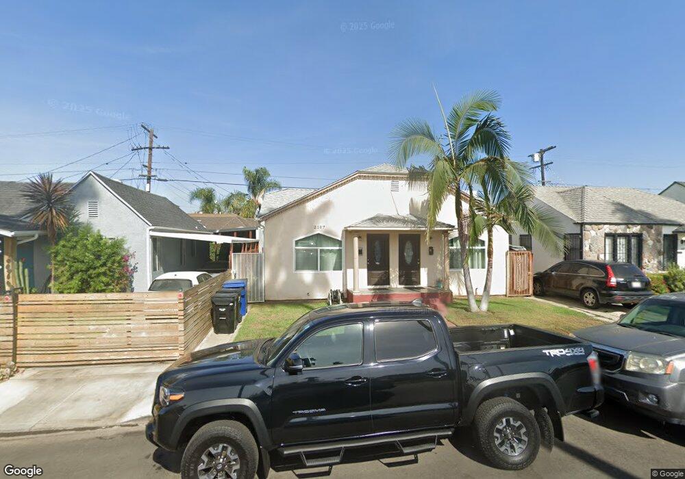 2105 Vineyard Ave, Los Angeles, CA 90016 - photo 1