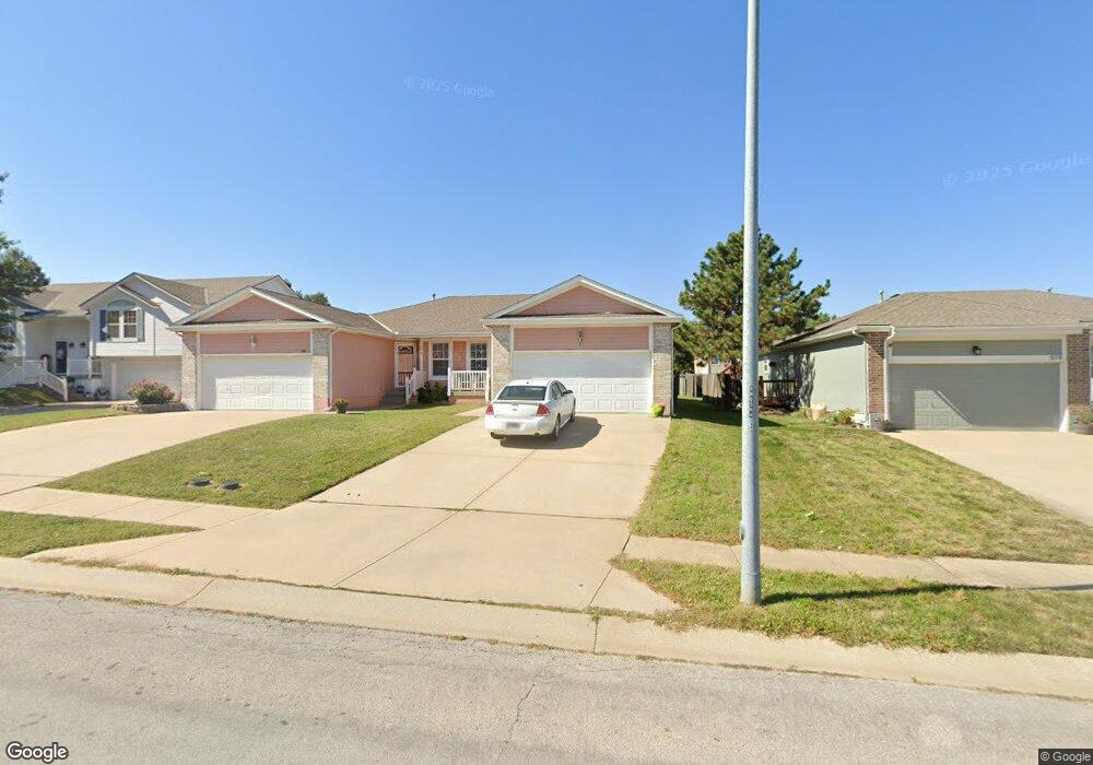 510 Regina Ct, Raymore, MO 64083 - photo 1