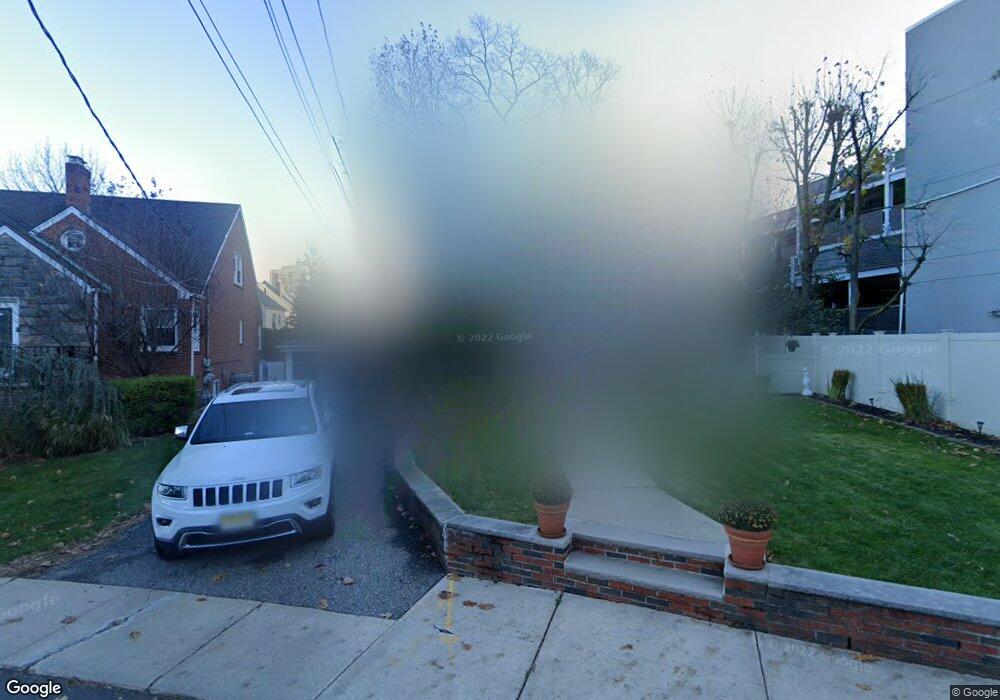 770 Edgewood Ln unit 2nd floor, Cliffside Park, NJ 07010 - photo 1