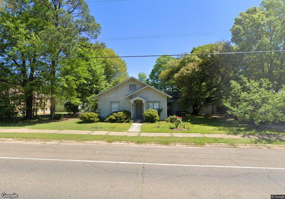 620 N Pine St, Vivian, LA 71082 - photo 1