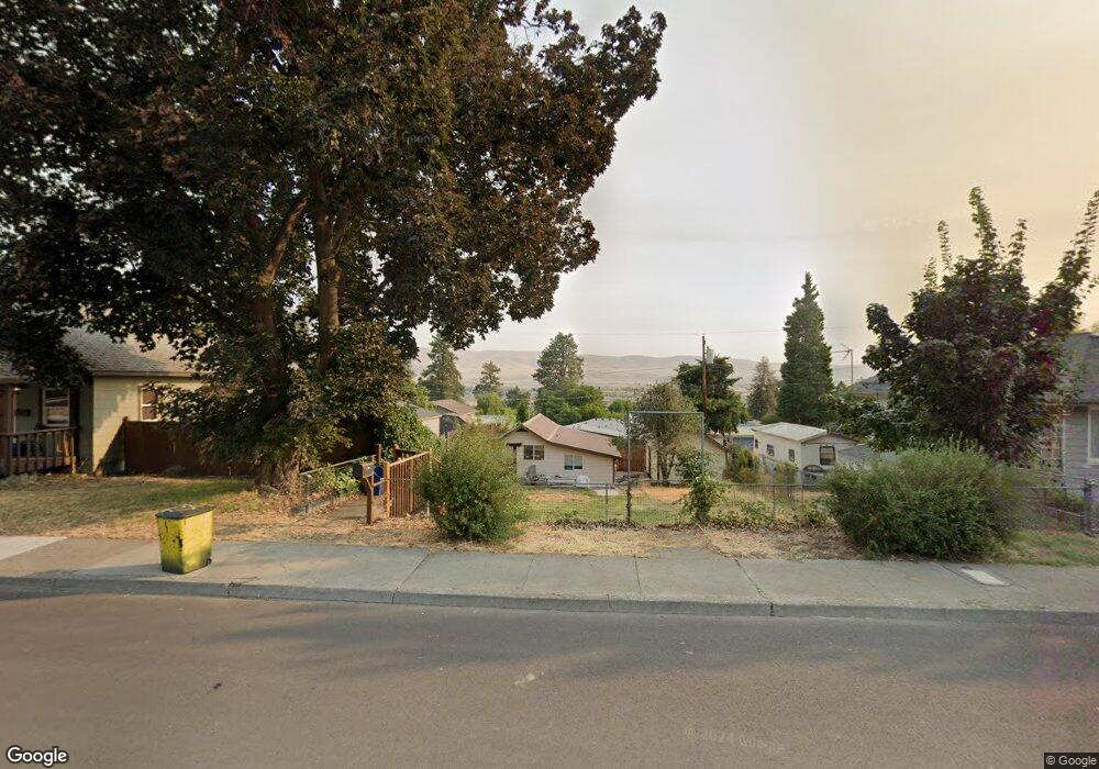 215 W 15th St, the Dalles, OR 97058 - photo 1