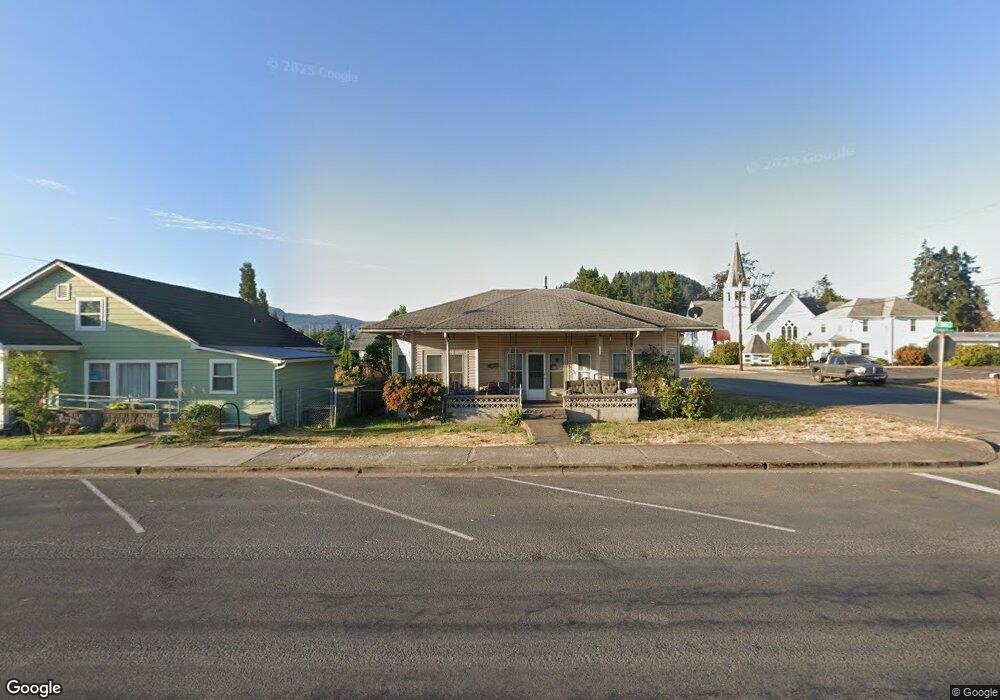 391 W Oregon Ave, Creswell, OR 97426 - photo 1