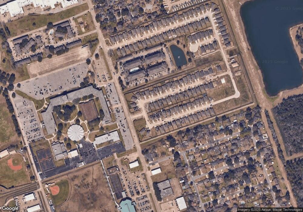 304 Paso Fino Dr, Alvin, TX 77511 - photo 1