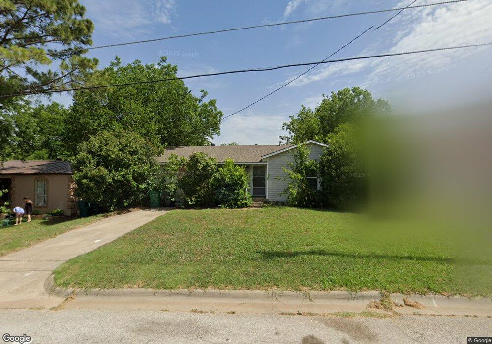 1214 Oakwood Dr, Denton, TX 76205 - photo 1