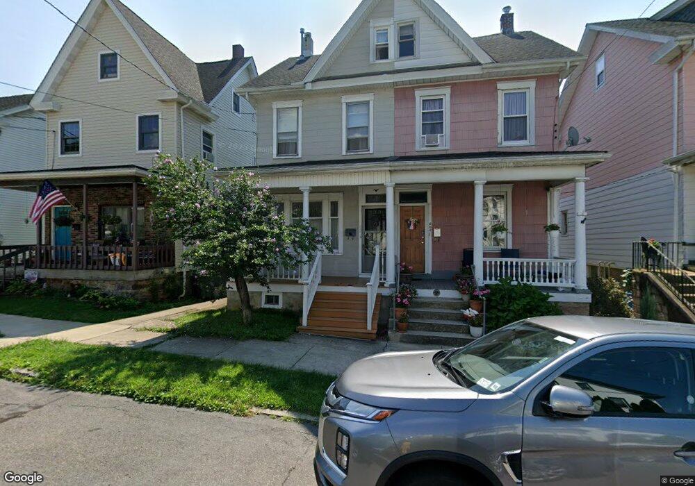 606 Center St, Jim Thorpe, PA 18229 - photo 1