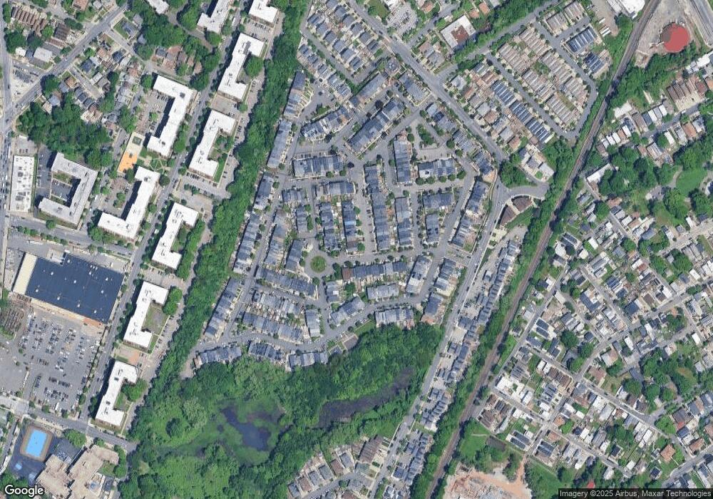 52 Studio Ln, Staten Island, NY 10304 - photo 1