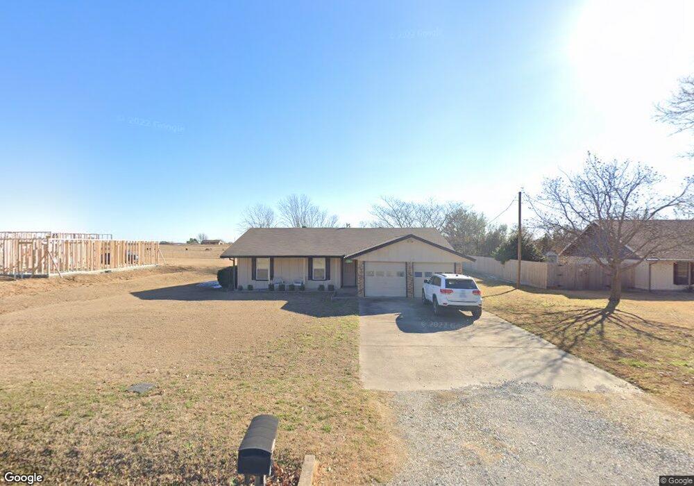 704 N Avenue E, Springtown, TX 76082 - photo 1
